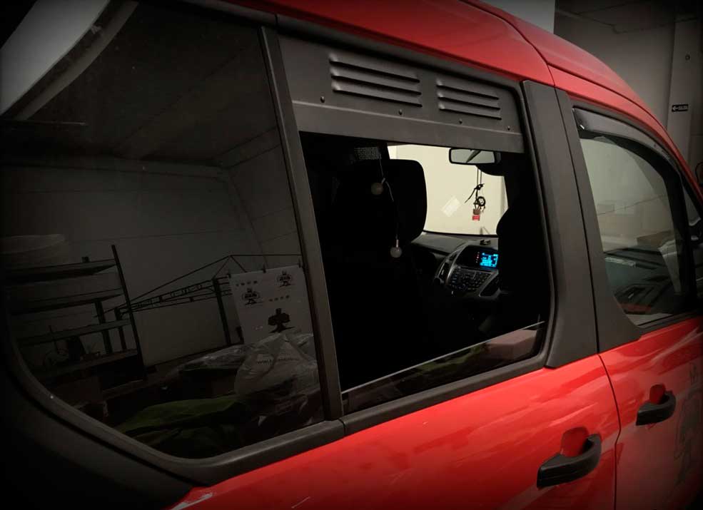 AIR-VENT-FORD-TOURNEO-1